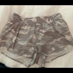 Athleta gray camp Hustle shorts 3in small
